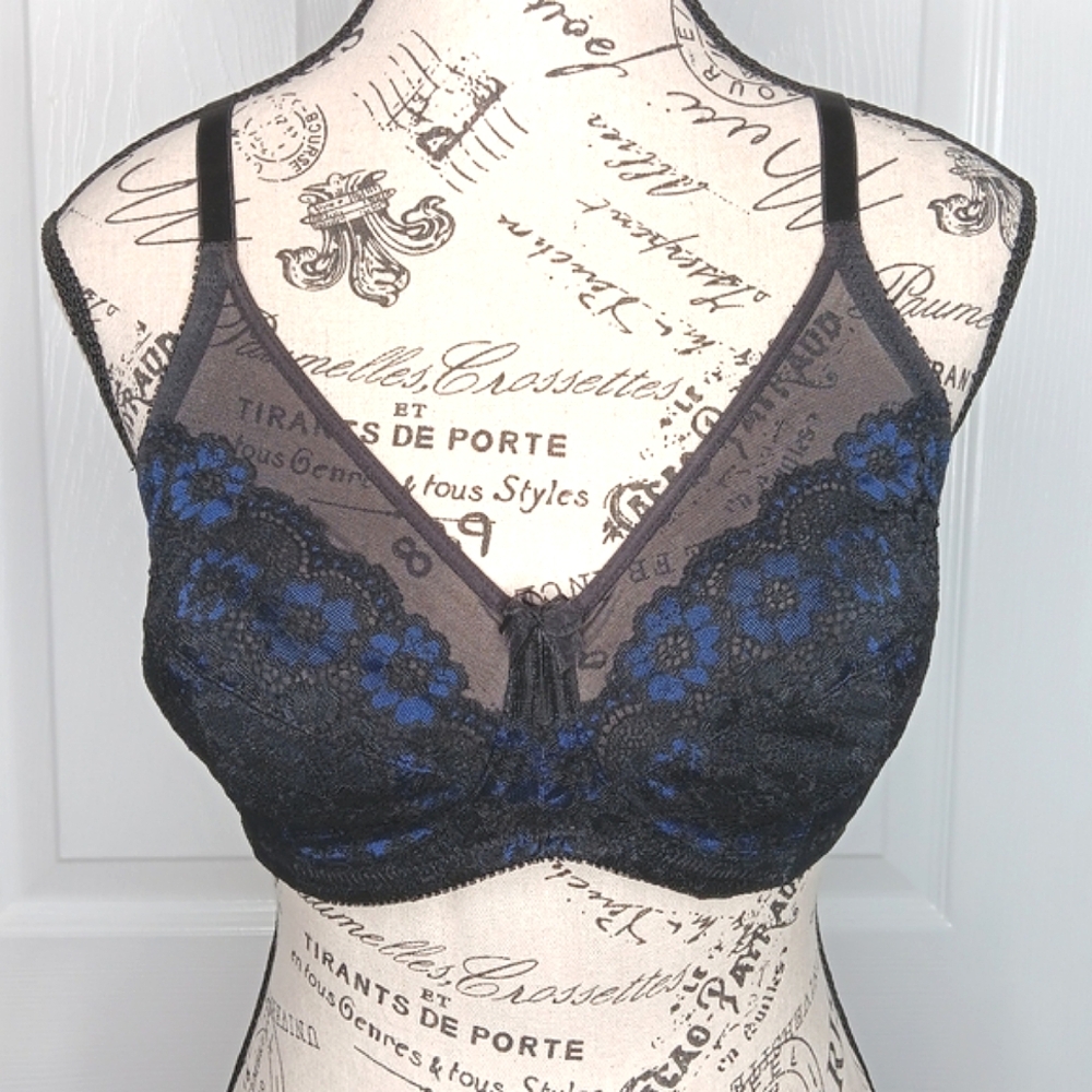 NWOT Wonderbra Black Blue Floral Lace Soft Cup Underwire Full Coverage Bra 34D